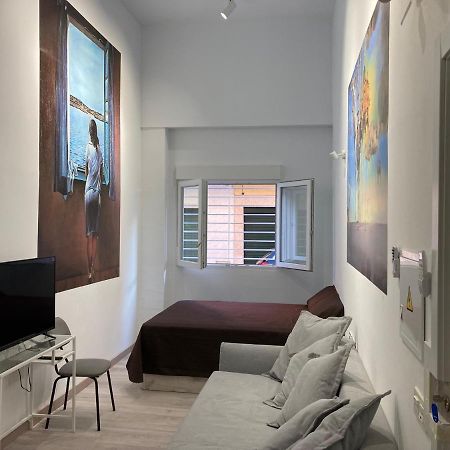 Golondrinas De Malaga "Apartamentos Con Mucho Arte" Y Terraza Solarium En Coliving エクステリア 写真