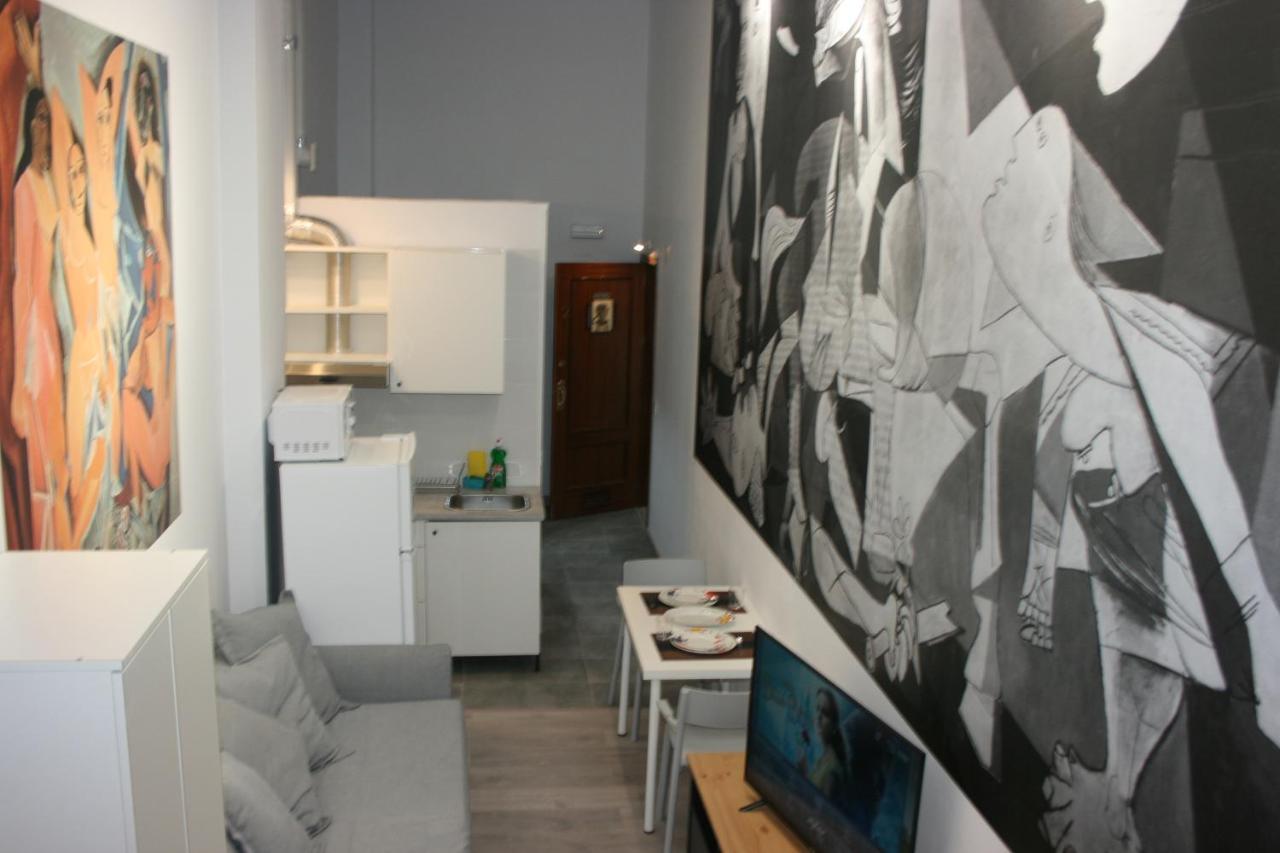 Golondrinas De Malaga "Apartamentos Con Mucho Arte" Y Terraza Solarium En Coliving エクステリア 写真