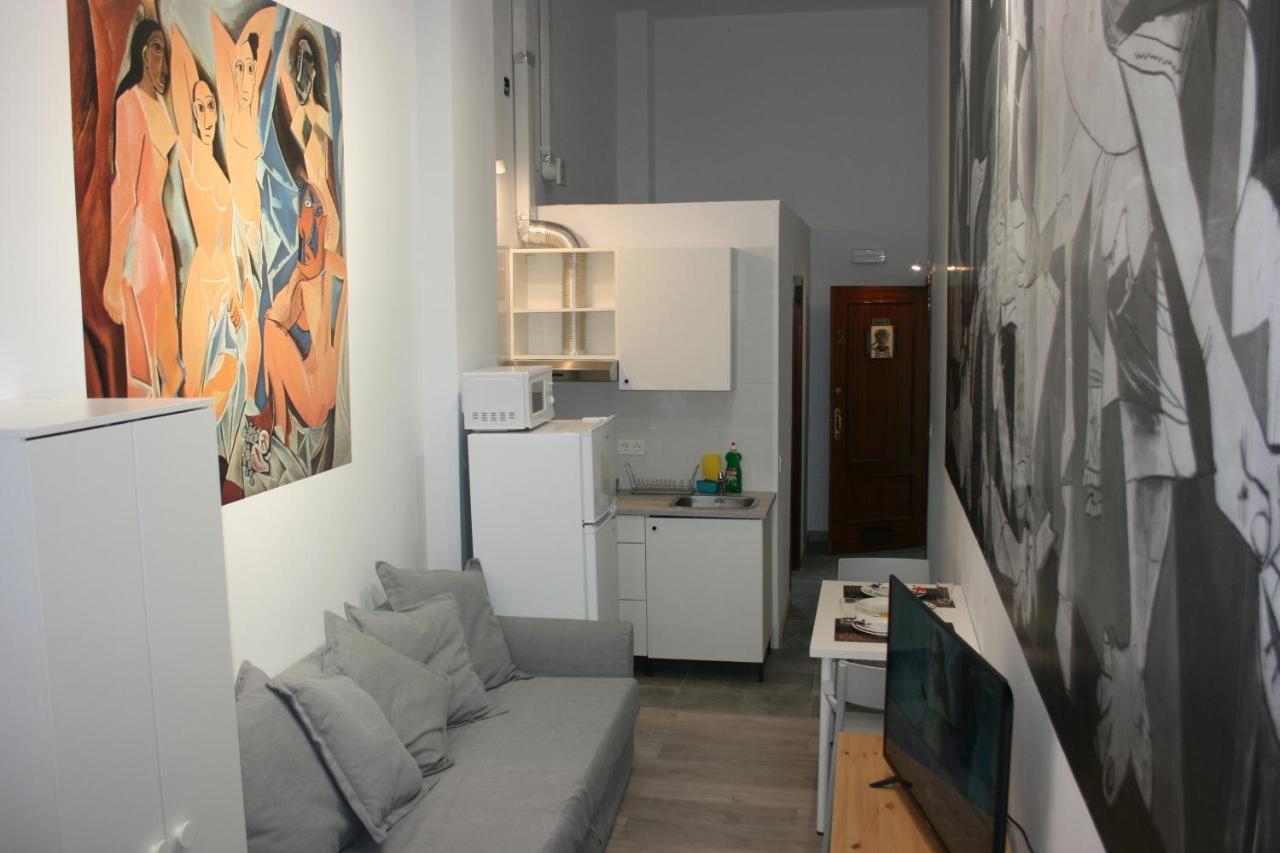 Golondrinas De Malaga "Apartamentos Con Mucho Arte" Y Terraza Solarium En Coliving エクステリア 写真