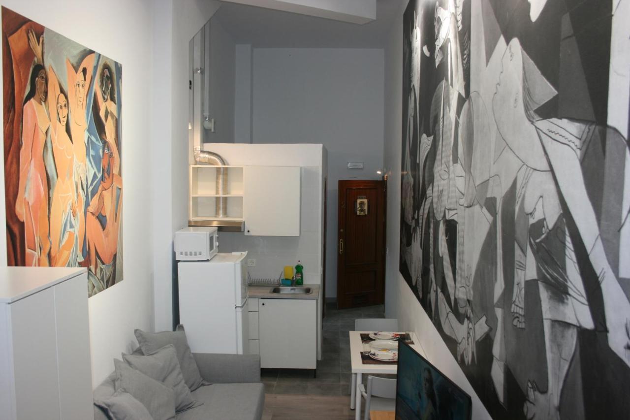 Golondrinas De Malaga "Apartamentos Con Mucho Arte" Y Terraza Solarium En Coliving エクステリア 写真