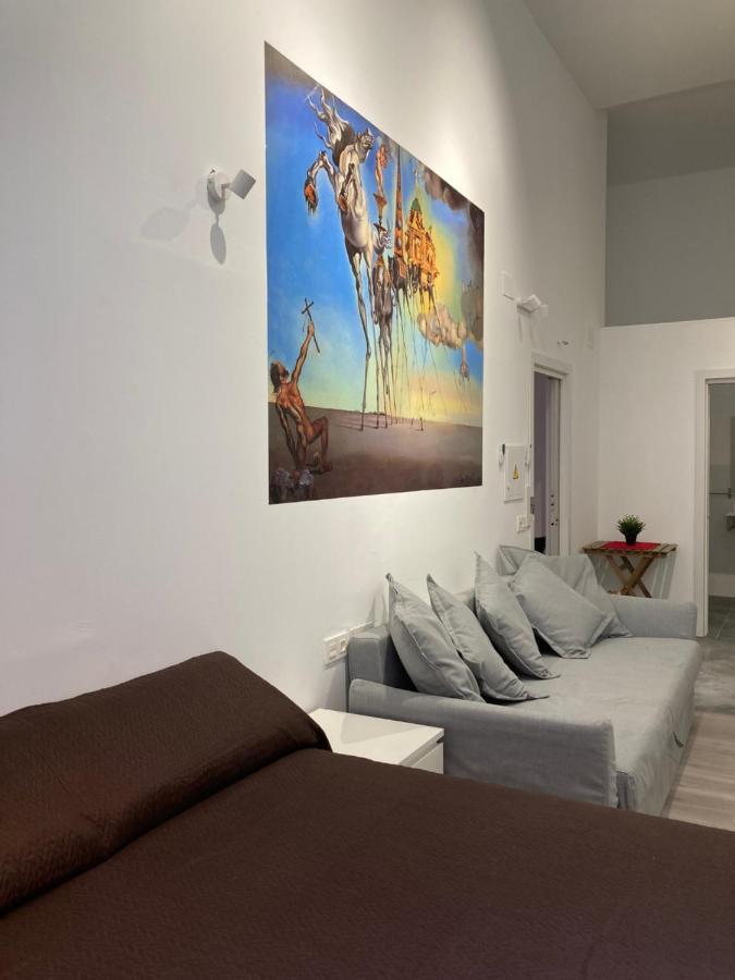 Golondrinas De Malaga "Apartamentos Con Mucho Arte" Y Terraza Solarium En Coliving エクステリア 写真