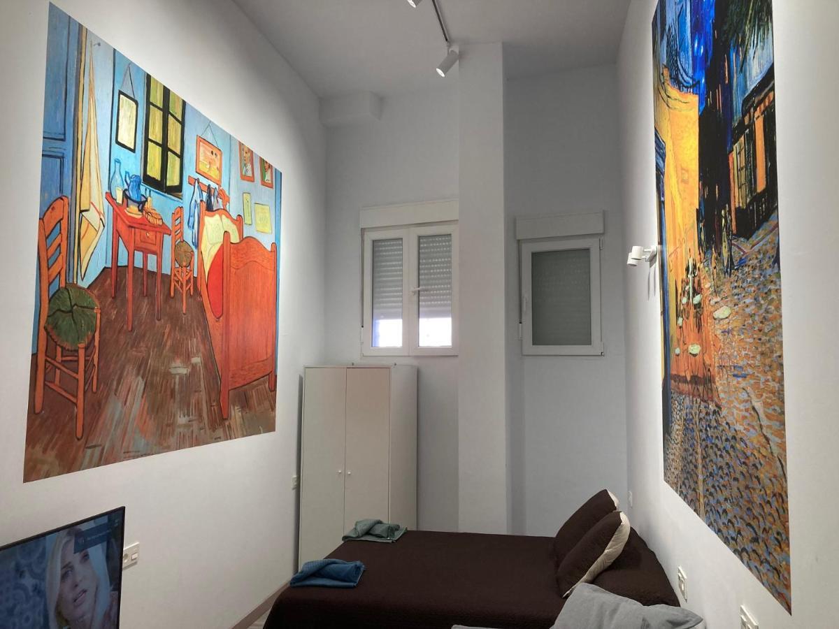 Golondrinas De Malaga "Apartamentos Con Mucho Arte" Y Terraza Solarium En Coliving エクステリア 写真